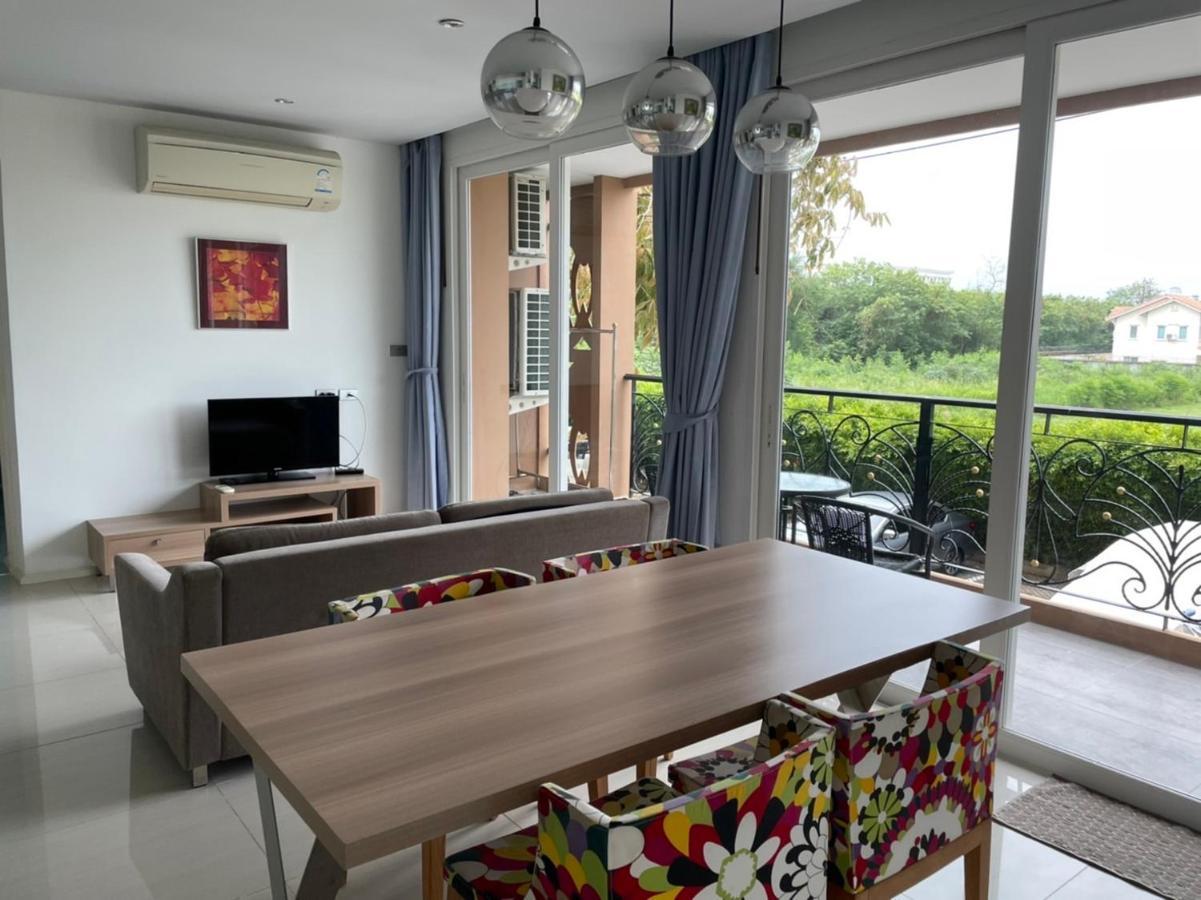 Atlantis Condo Resort Jomtien Екстериор снимка